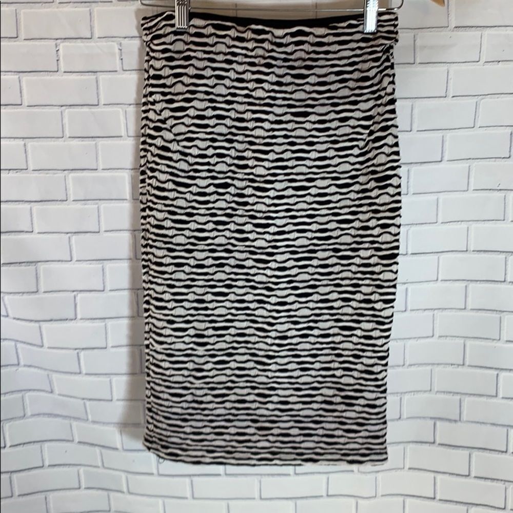 ASTR Puckered Black/White‎ Stripe Pencil Skirt Sz M